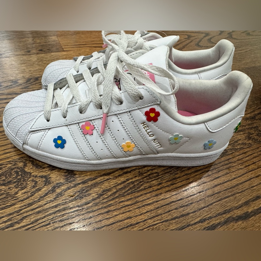 Adidas Hello Kitty Superstar J Sneaker Size 6